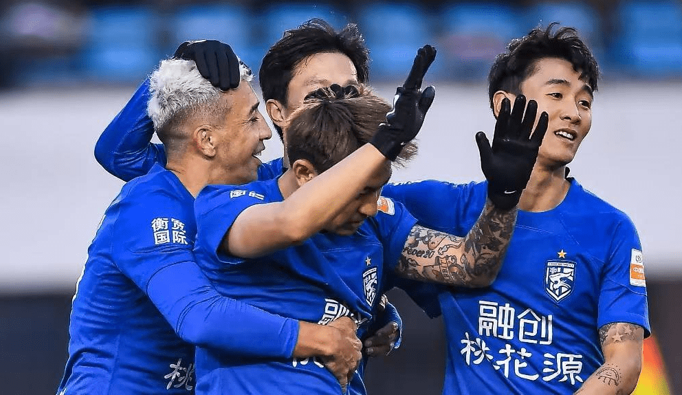 转折点罗马完成体检,亚冠今晨攻防权衡,态度坚定,更衣室氛围转暖 转折点罗马完成体检,亚冠今晨攻防权衡,态度坚定,更衣室氛围转暖