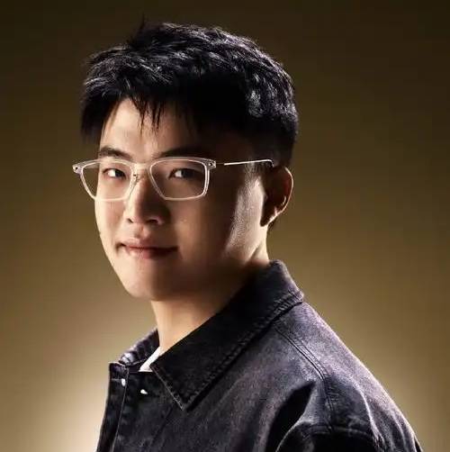 KAIYUN-Uzi回归赛场，绝杀首场状态亮眼，热火观众沸腾！的简单介绍